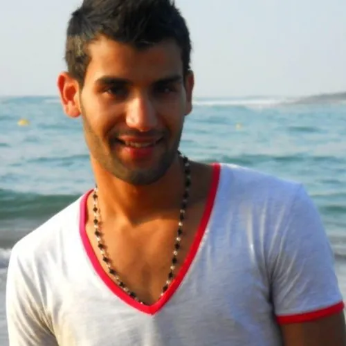Mr Khalid au bord de la mer